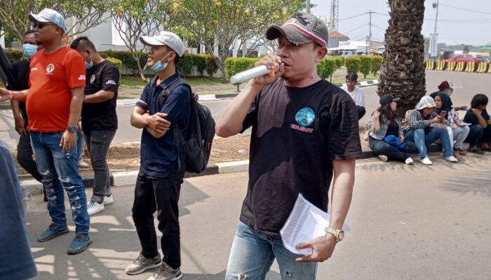 Aliansi Pamungkas Provinsi Banten Geruduk kantor Gubernur Banten