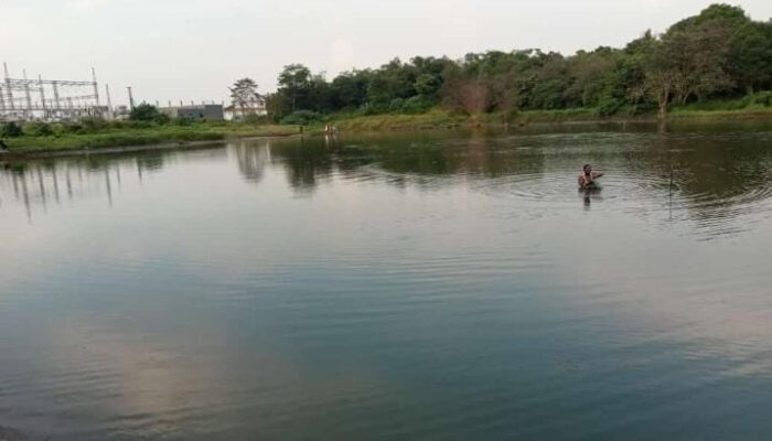 PT Lautan Baja Indonesia Belum Buatkan Saluran Untuk Warga Desa Kareo, Hingga Kini Sawahnya Masih Terendam Air