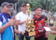 Riuh Ratusan Masyarakat, Sambut Cabup Rohul Kelmi Amri Pada Penutupan Turnamen Sepakbola Bangun Purba Cup IV 2024