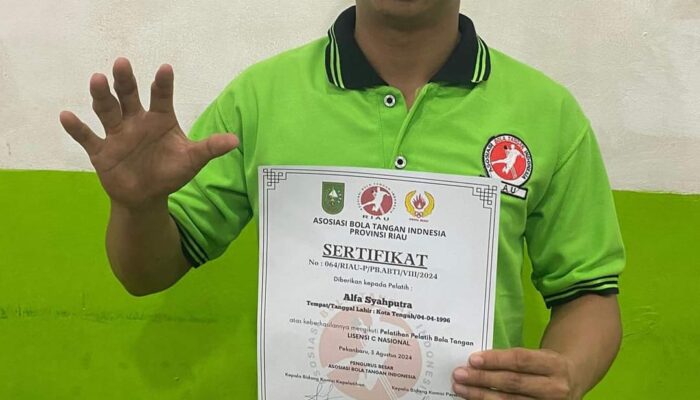 Milenial Alfa Syahputra Terima Sertifikat Lisence C Nasional Pelatih Bola Tangan