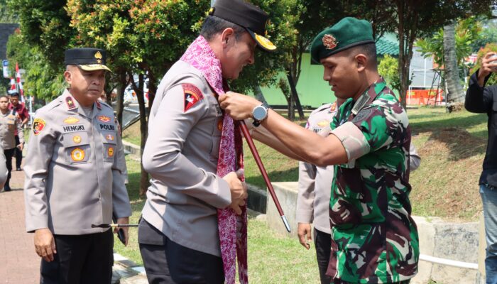 Tingkatkan Sinergitas TNI-Polri, Kapolda Banten Kunjungi Batalyon Infanteri 320 Badak Putih