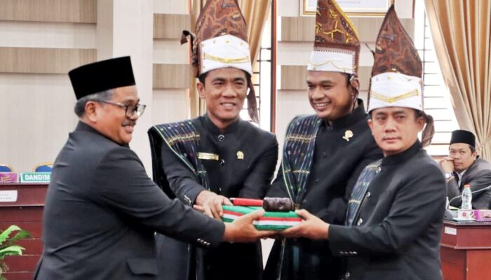 Jefra Hasudungan Manurung Dilantik Jadi Wakil Ketua DPRD Simalungun 2024-2029